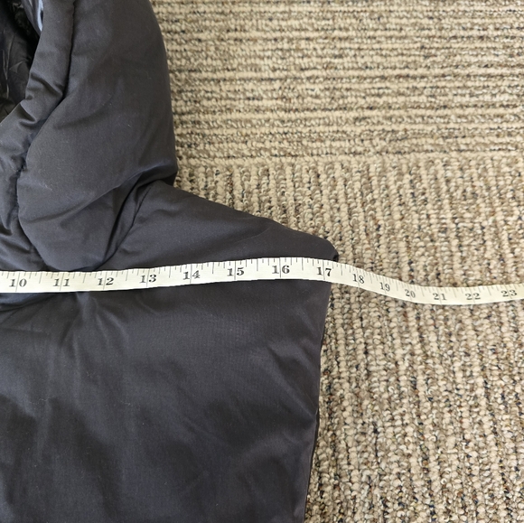 COS Reversible Hooded Zip-Up Bib In Black Unisex Size Onesize NWT - Picture 9 of 12